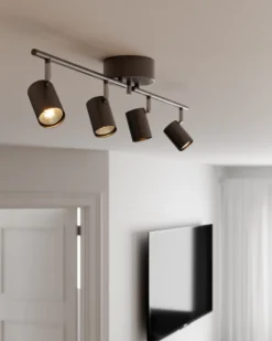 Correct 4 spotlight